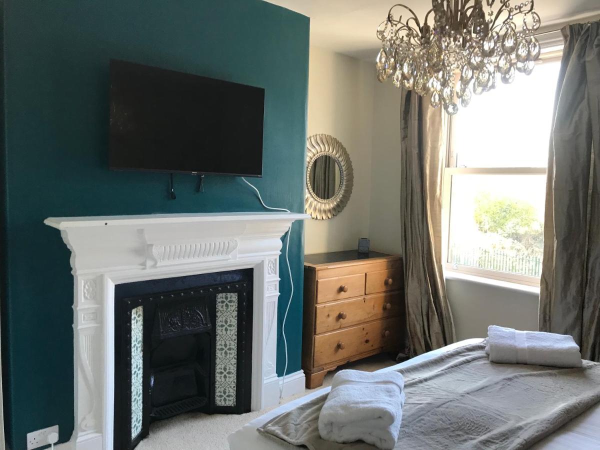Carlton House - Spacious 4 Bed Victorian Townhouse Hébergement de vacances Harrogate
